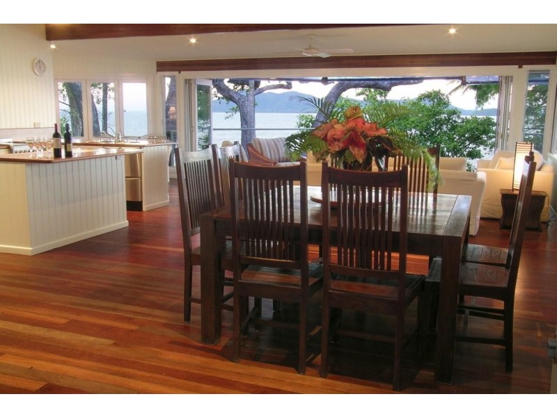 25 Mitchell Street, South Mission Beach QLD 4852