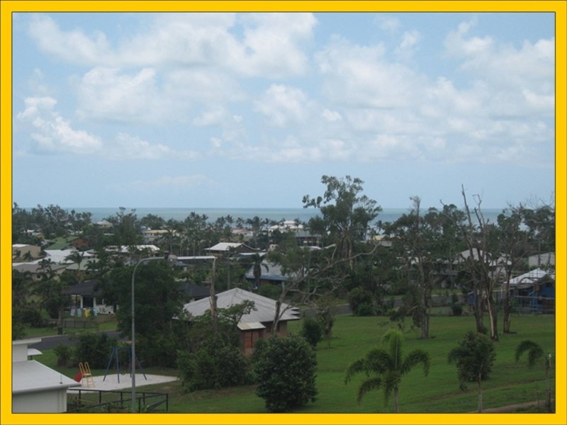 13 Riverside Terrace, South Mission Beach QLD 4852
