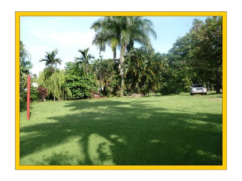 35 Cutten St, Bingil Bay QLD 4852