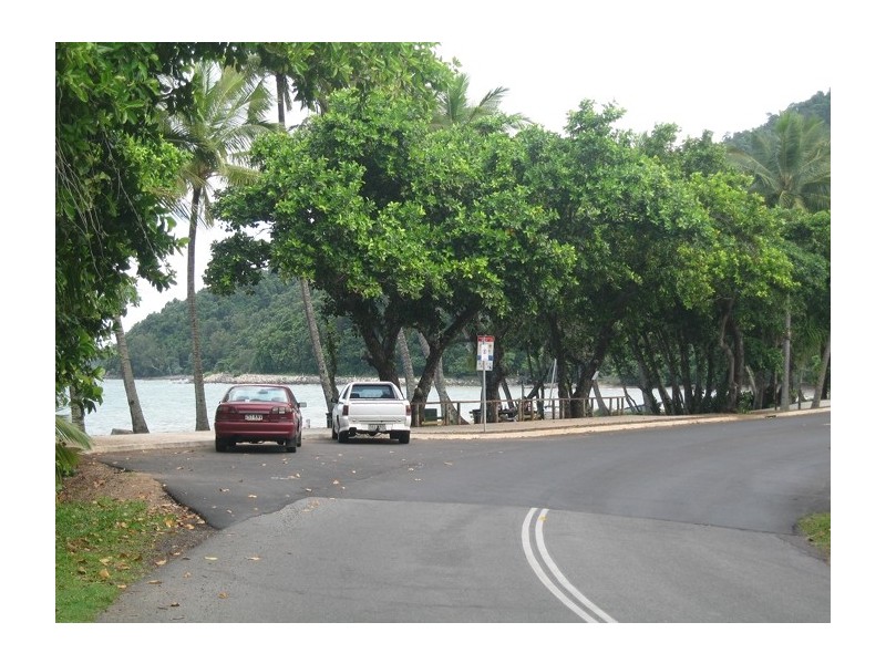 35 Cutten St, Bingil Bay QLD 4852