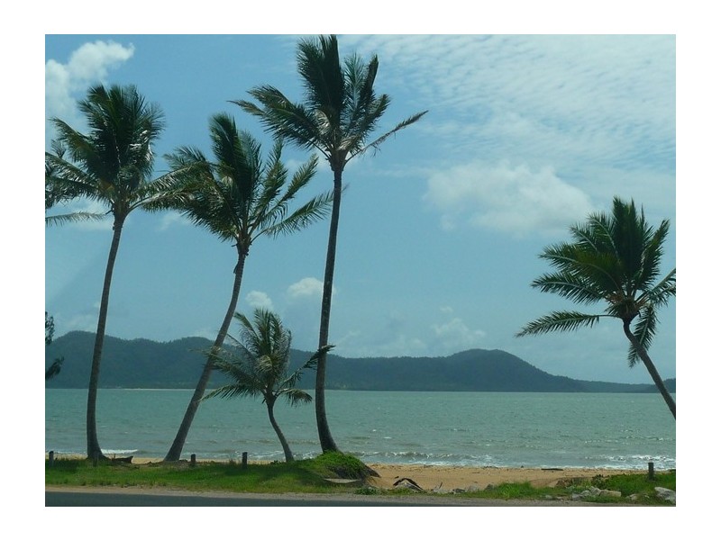 10 Midshipman Street, South Mission Beach QLD 4852