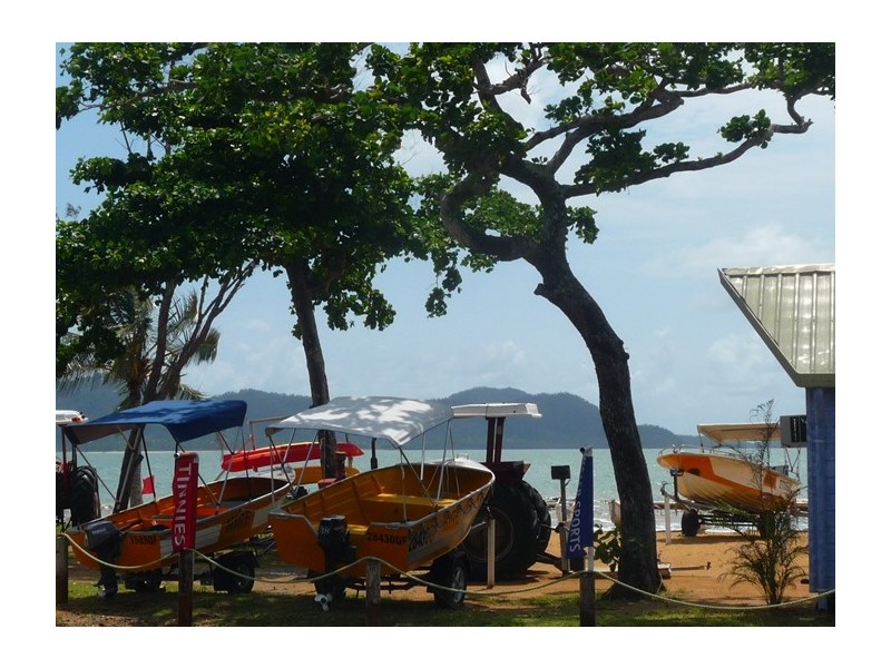 10 Midshipman Street, South Mission Beach QLD 4852