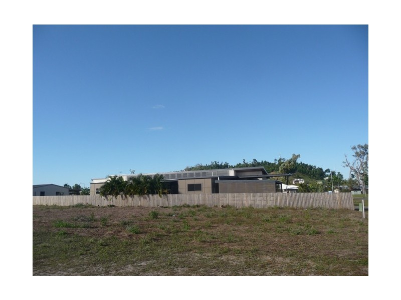 18 Mariner Drive, South Mission Beach QLD 4852