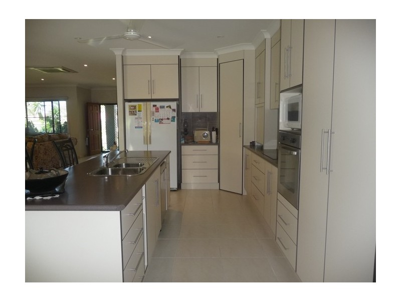 3 McNamara St, Mission Beach QLD 4852