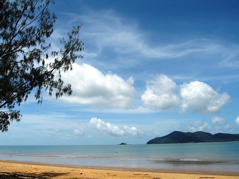 19 Riverside Terrace, South Mission Beach QLD 4852