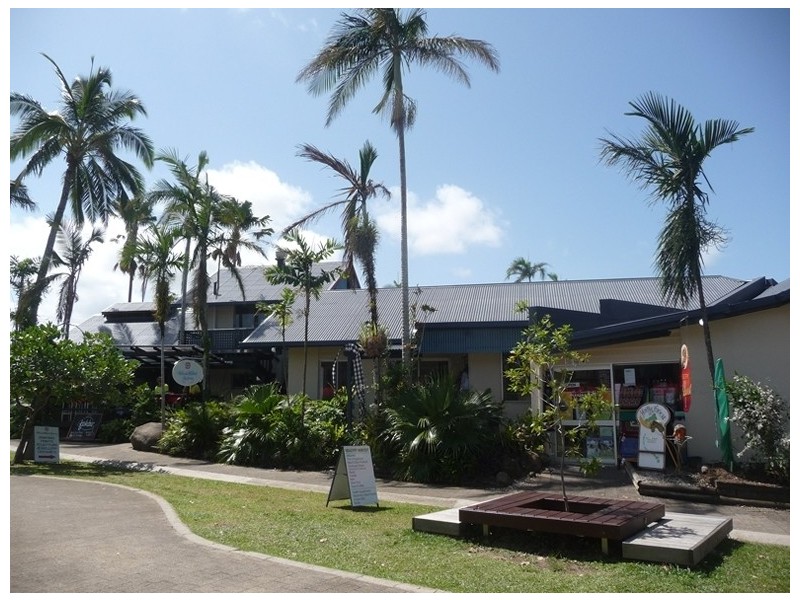 33 Conch St, Mission Beach QLD 4852