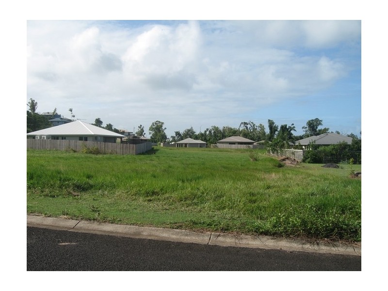 25 Genoa Ct, South Mission Beach QLD 4852