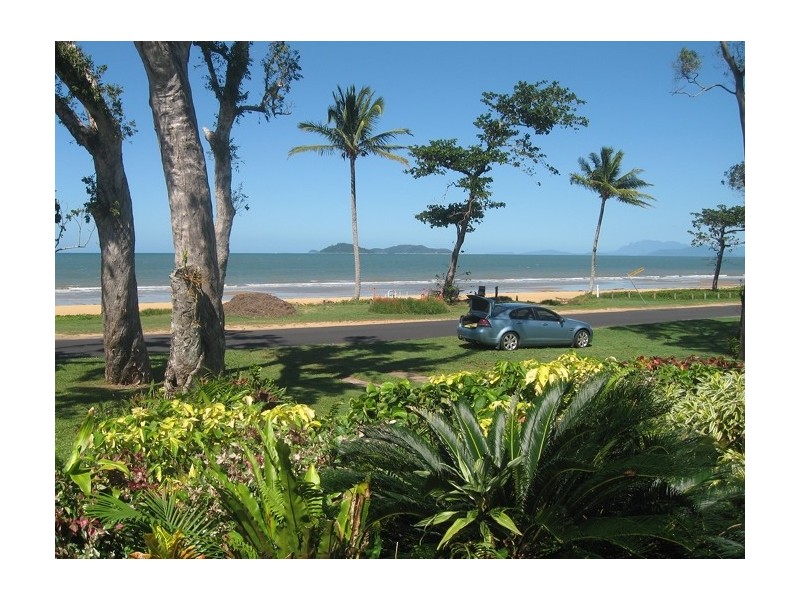 104 Kennedy Esplanade, South Mission Beach QLD 4852