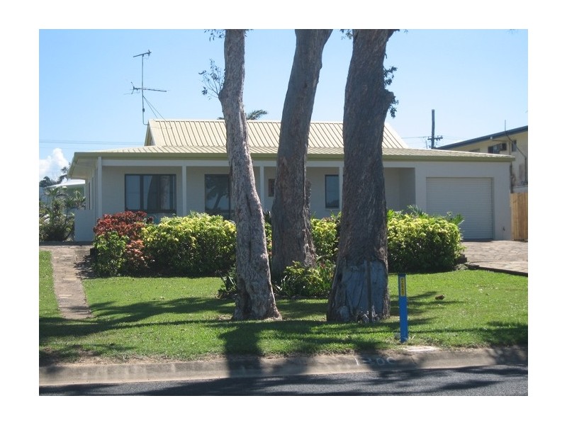 104 Kennedy Esplanade, South Mission Beach QLD 4852