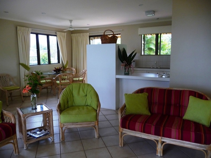 104 Kennedy Esplanade, South Mission Beach QLD 4852