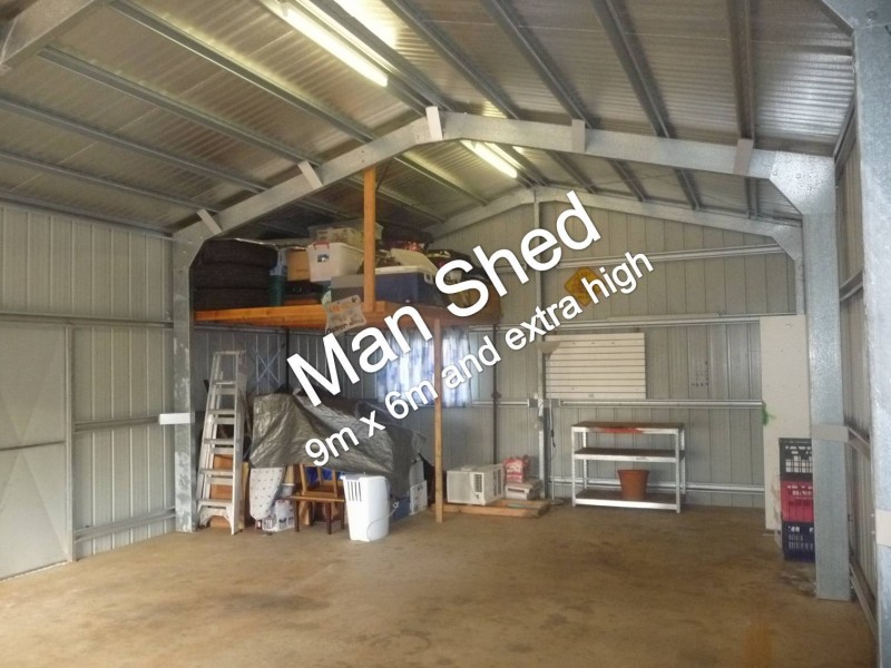 8 Lindquist Close, Mission Beach QLD 4852