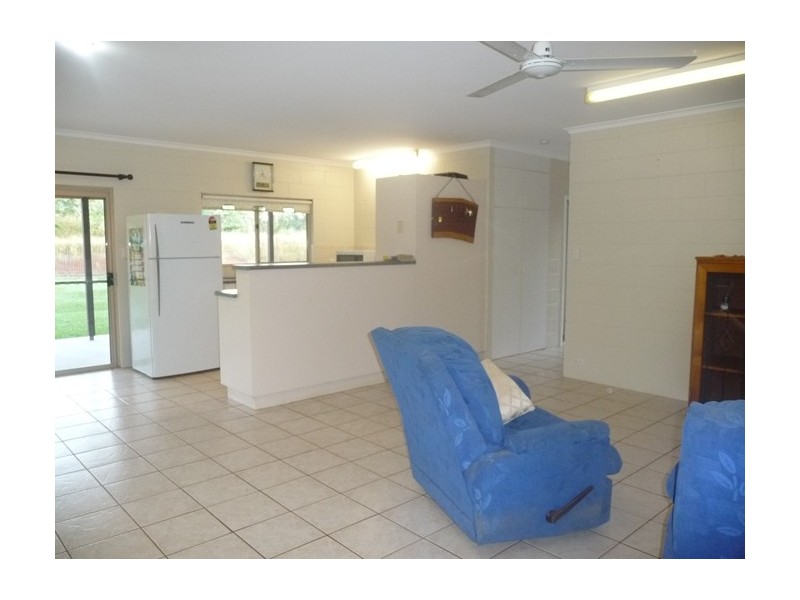 8 Lindquist Close, Mission Beach QLD 4852