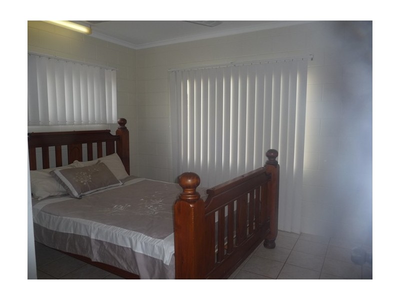 8 Lindquist Close, Mission Beach QLD 4852