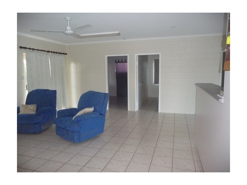 8 Lindquist Close, Mission Beach QLD 4852