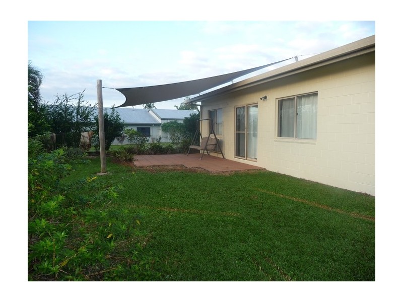 8 Lindquist Close, Mission Beach QLD 4852