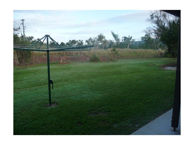 8 Lindquist Close, Mission Beach QLD 4852