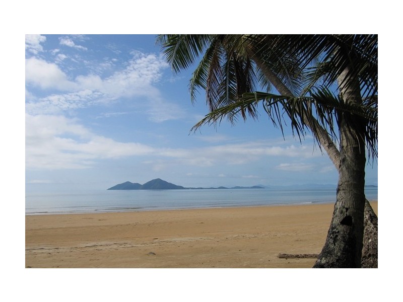 8 Lindquist Close, Mission Beach QLD 4852