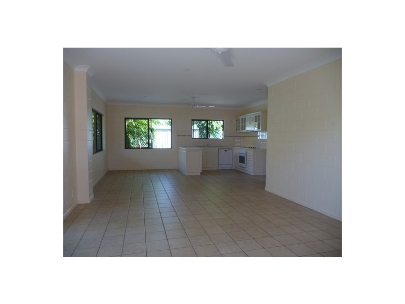 Unit 2, 20 Buccaneer St, South Mission Beach QLD 4852