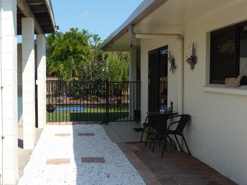 Unit 2, 20 Buccaneer St, South Mission Beach QLD 4852