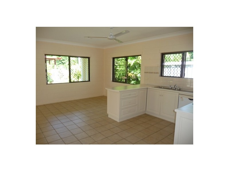 Unit 2, 20 Buccaneer St, South Mission Beach QLD 4852