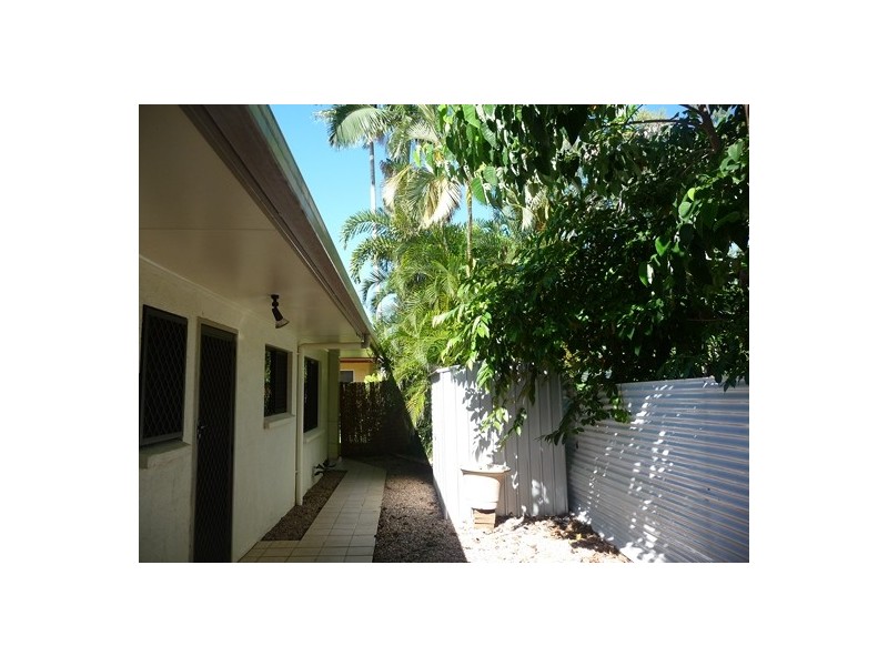 Unit 2, 20 Buccaneer St, South Mission Beach QLD 4852