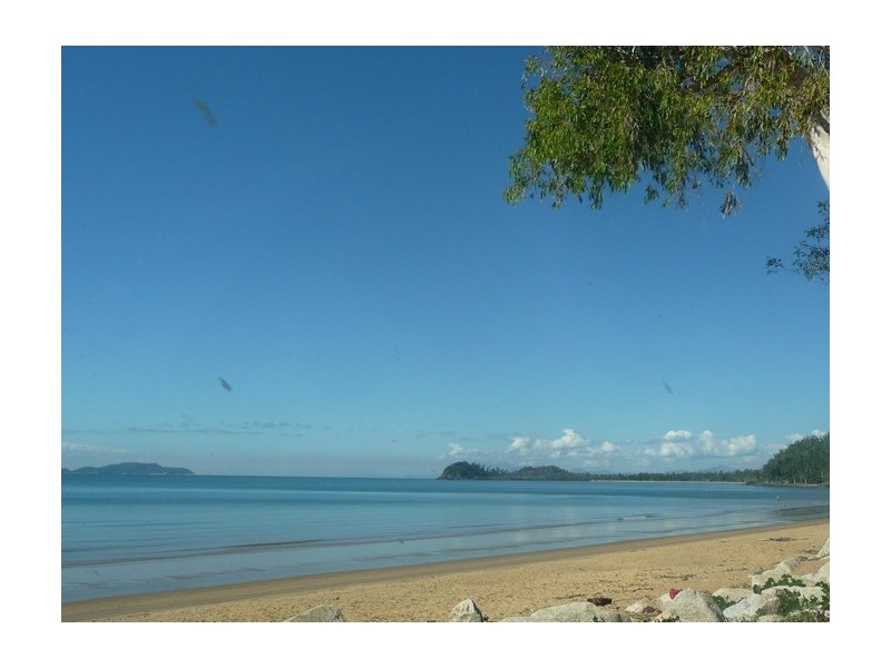 50 Midshipman Street, South Mission Beach QLD 4852