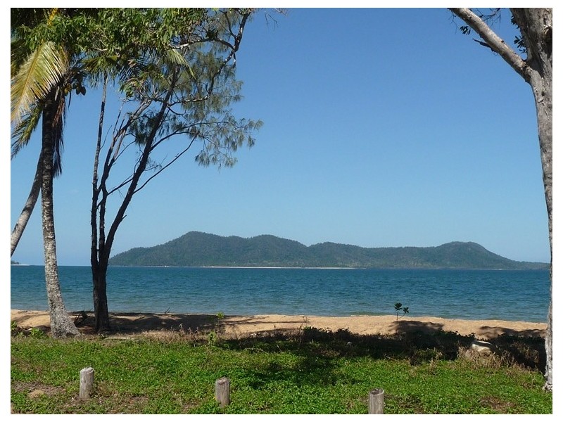 43 Mission Drive, South Mission Beach QLD 4852