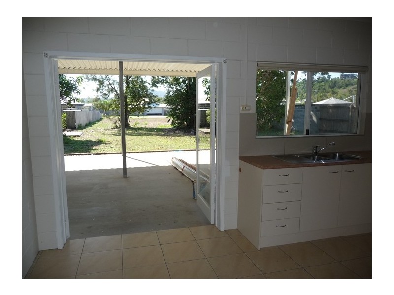 33 Buccaneer St, South Mission Beach QLD 4852