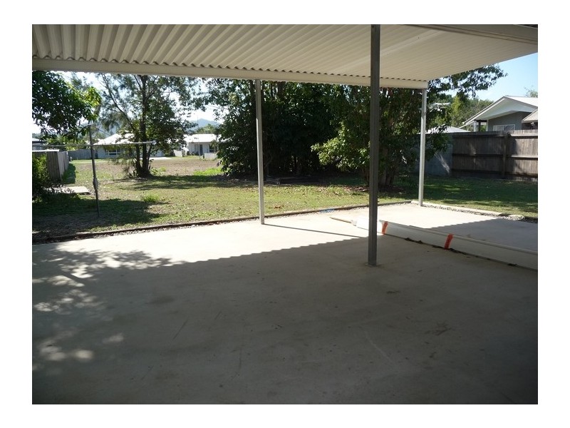 33 Buccaneer St, South Mission Beach QLD 4852
