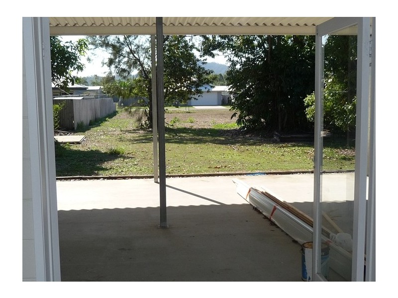 33 Buccaneer St, South Mission Beach QLD 4852