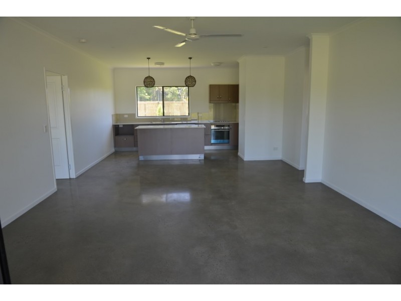 18 Casuarina Crescent, Mission Beach QLD 4852