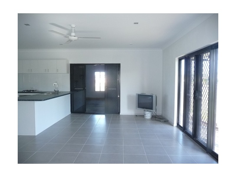 9 Glasgow Street, El Arish QLD 4855