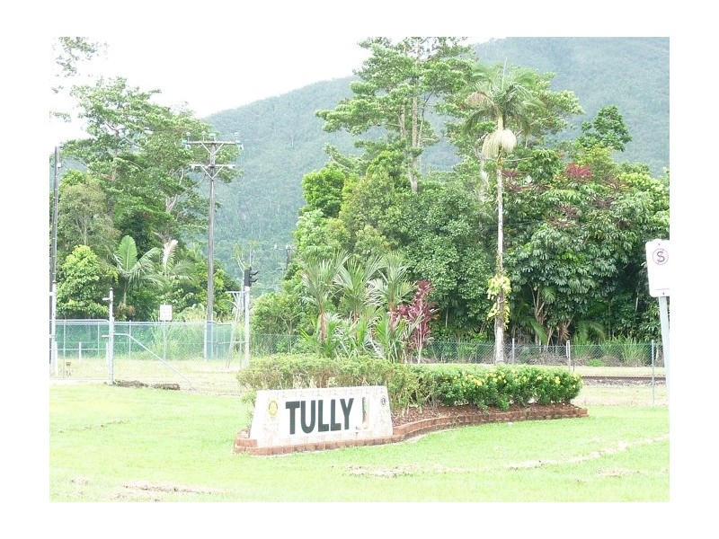 13 Webb Street, Tully QLD 4854