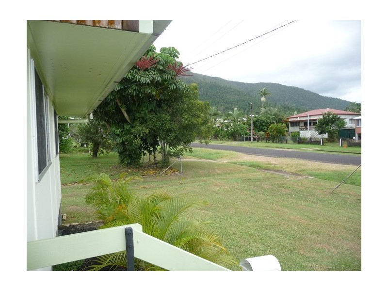 13 Webb Street, Tully QLD 4854