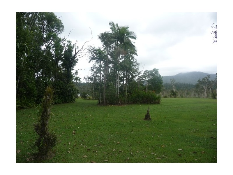 856 East Feluga Road, East Feluga QLD 4854