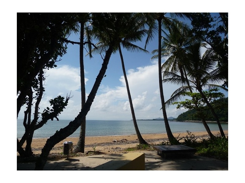 9 Webb Court, Bingil Bay QLD 4852