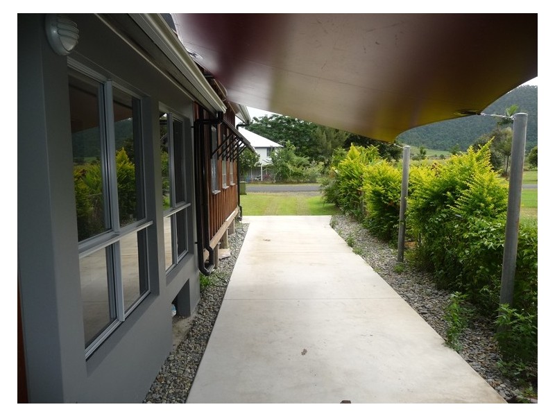 4 Chauvel Street, El Arish QLD 4855