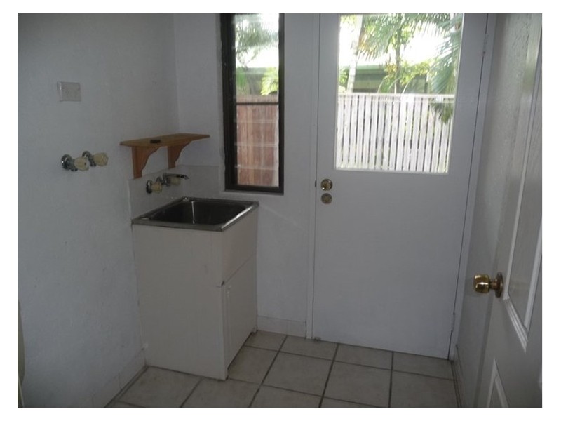 34 Holland Street, Wongaling Beach QLD 4852