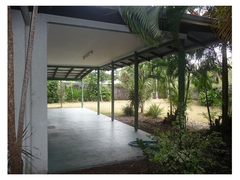 34 Holland Street, Wongaling Beach QLD 4852