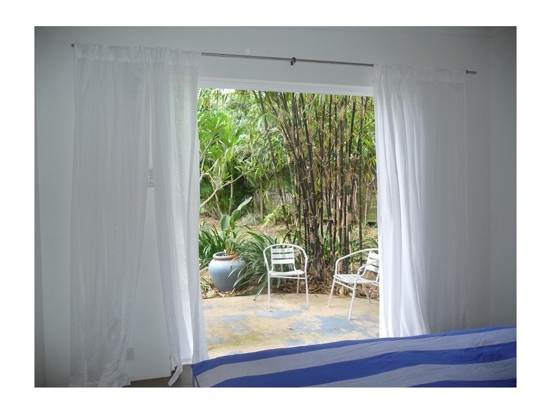 33 Pacific Parade, Mission Beach QLD 4852