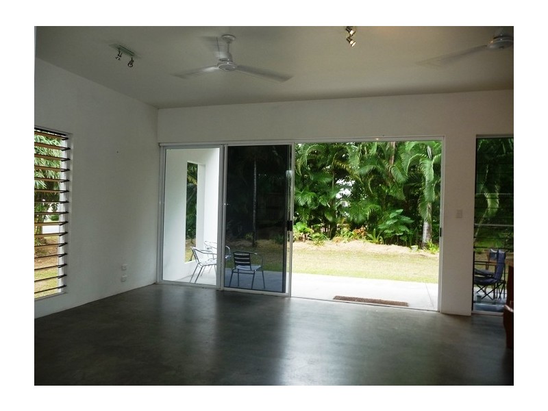 33 Pacific Parade, Mission Beach QLD 4852