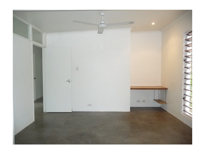 33 Pacific Parade, Mission Beach QLD 4852