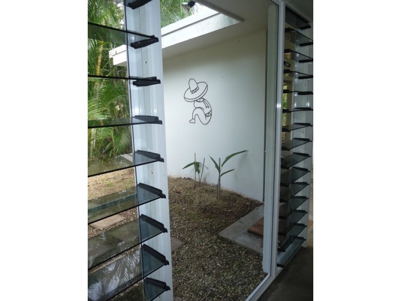 33 Pacific Parade, Mission Beach QLD 4852