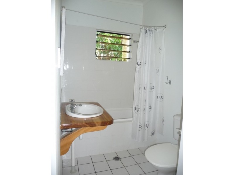 33 Pacific Parade, Mission Beach QLD 4852