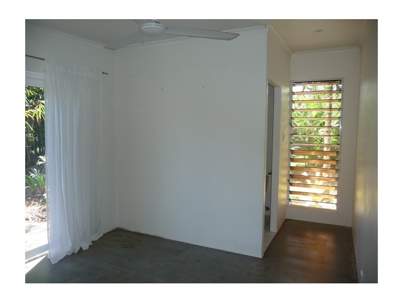 33 Pacific Parade, Mission Beach QLD 4852