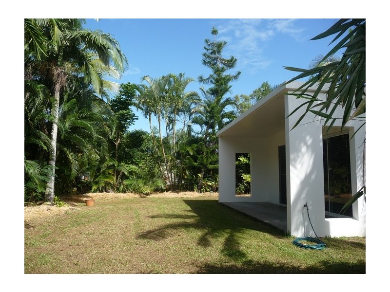 33 Pacific Parade, Mission Beach QLD 4852