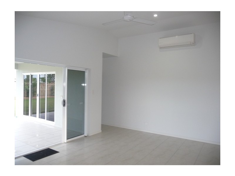 10 Mariner Drive, South Mission Beach QLD 4852
