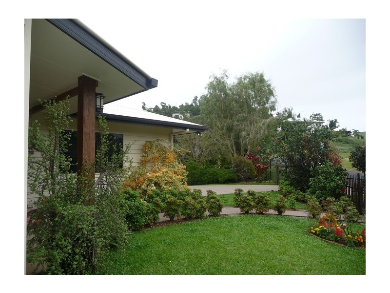 1 Riverside Terrace, South Mission Beach QLD 4852