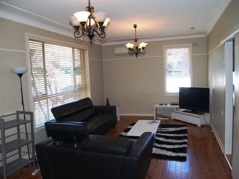 24 Gladys Crescent, Seven Hills NSW 2147