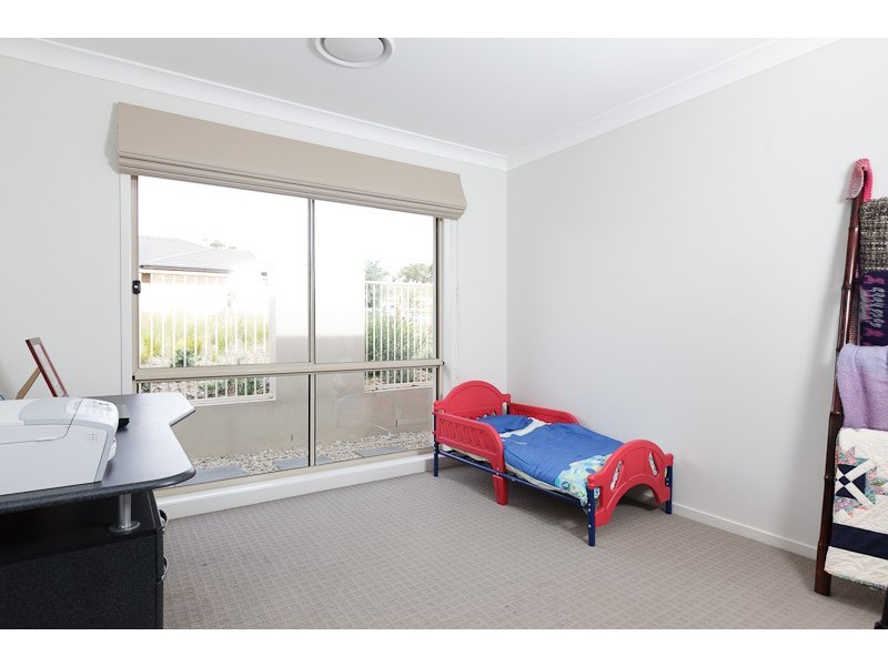 17 Barbara Jefferis Street, Franklin ACT 2913